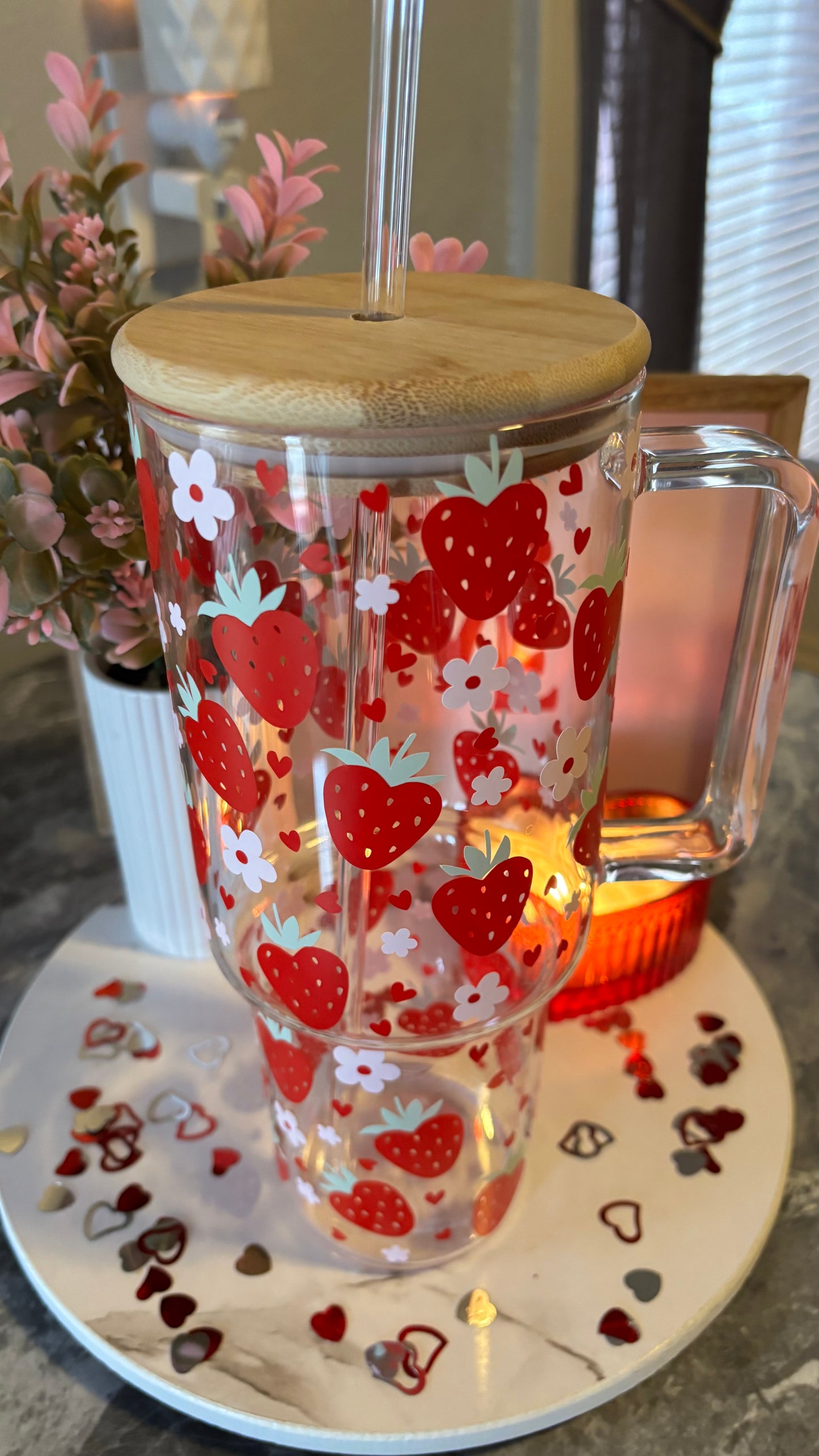 Strawberry hearts glass tumbler