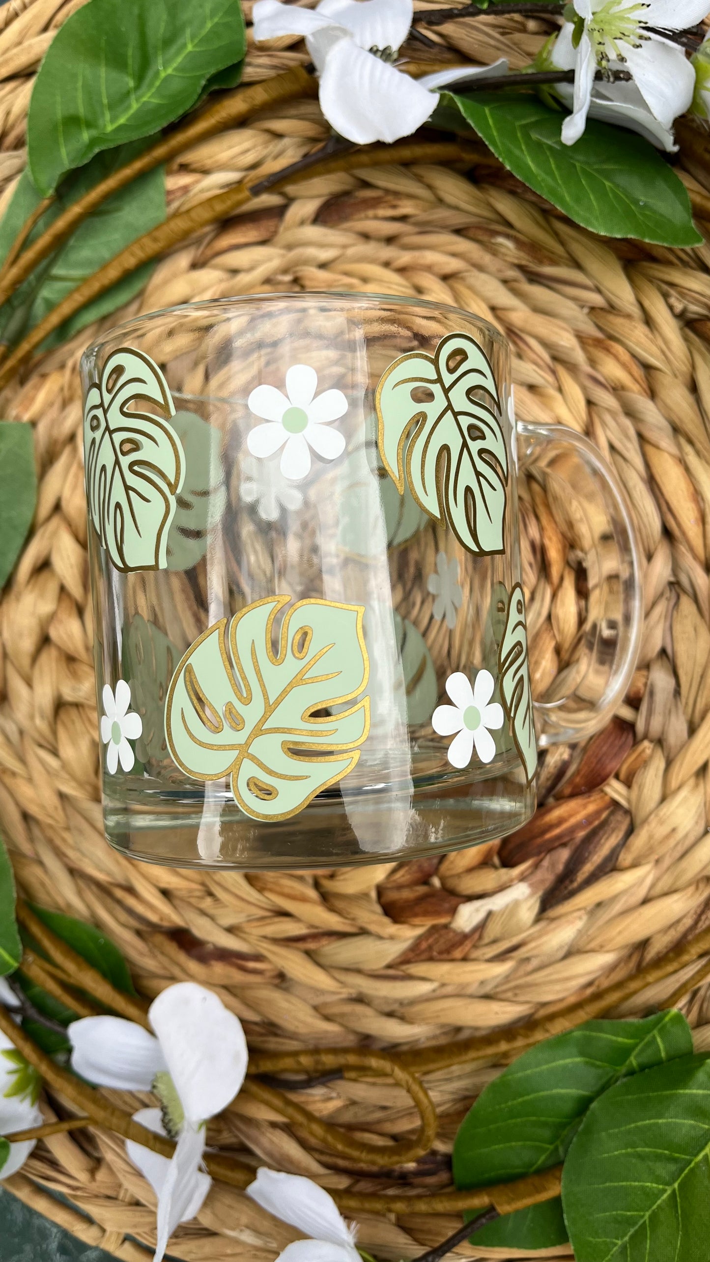 Monstera daisy glass mug