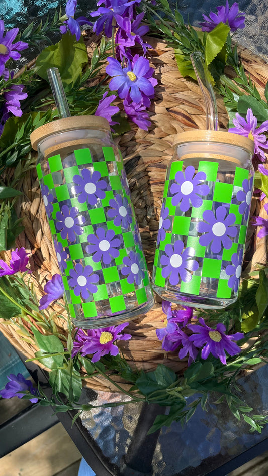 Retro checkered daisies glass