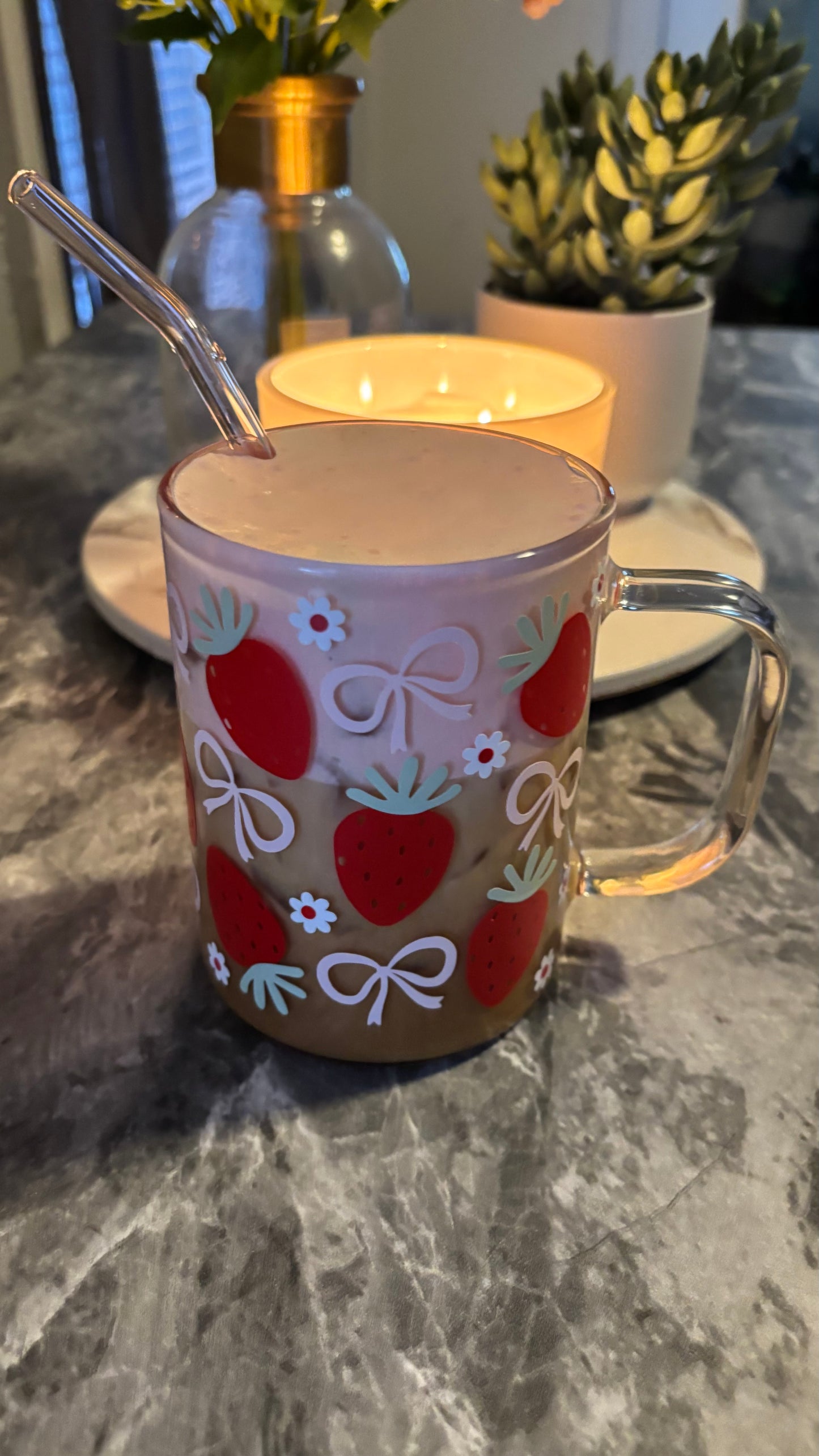 Strawberry bows glass mug