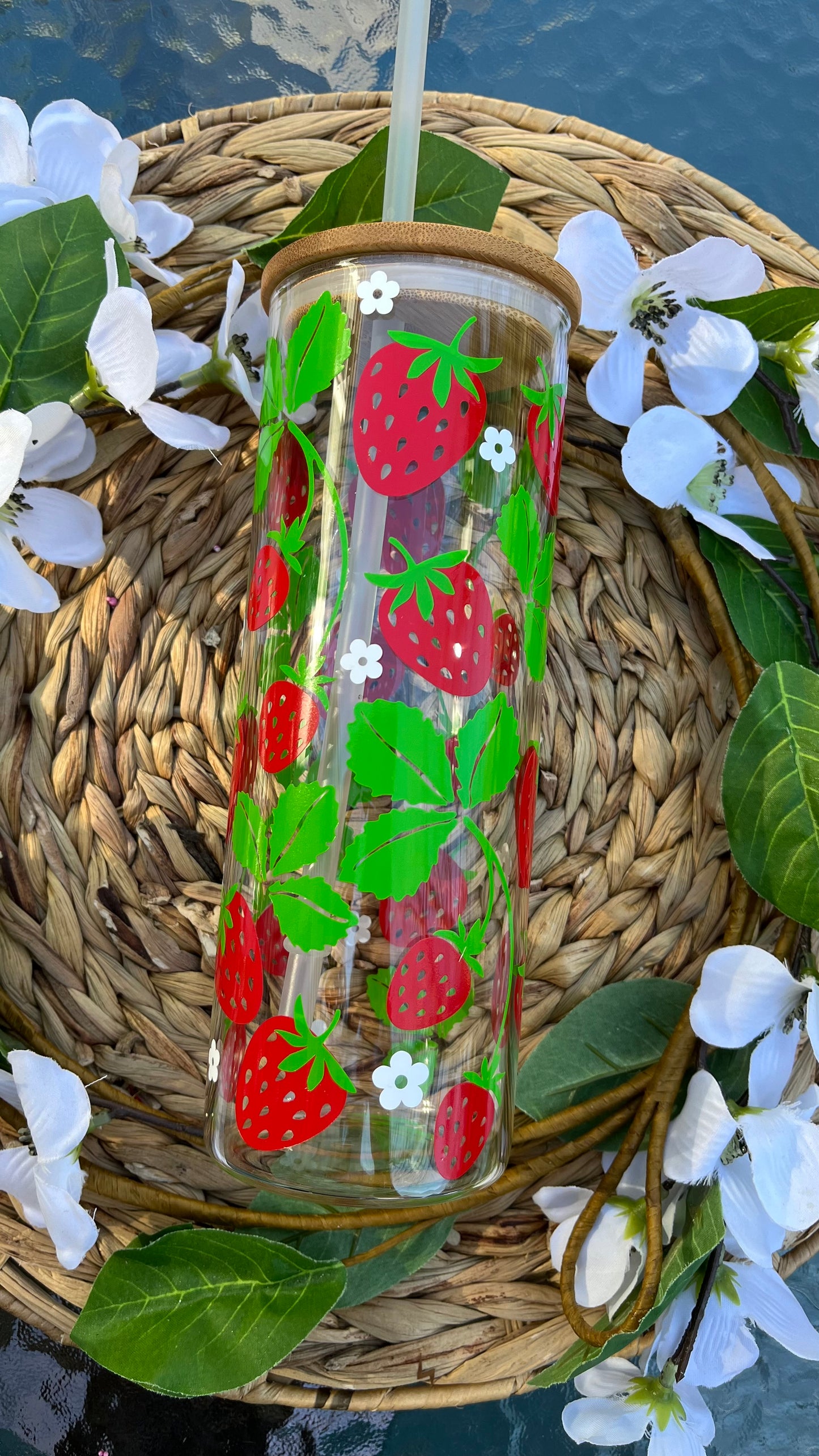 Strawberry flowers 25oz glass tumbler