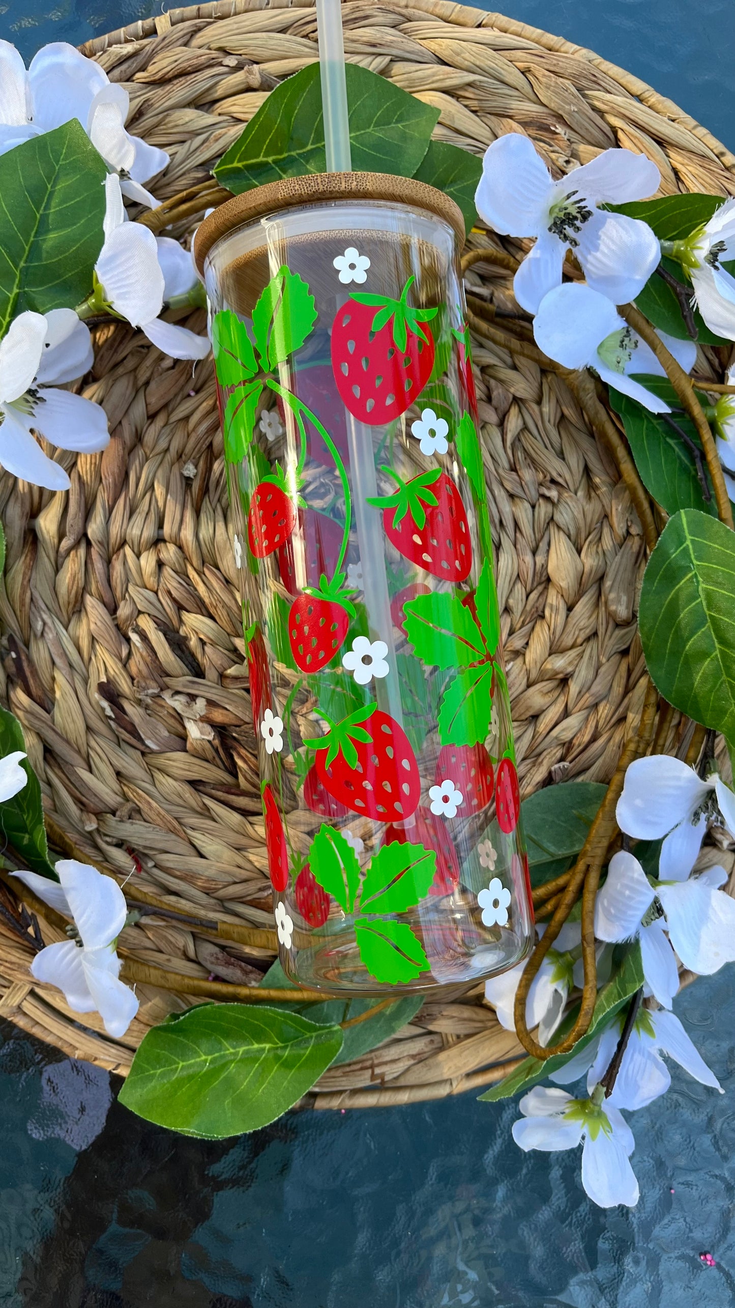 Strawberry flowers 25oz glass tumbler