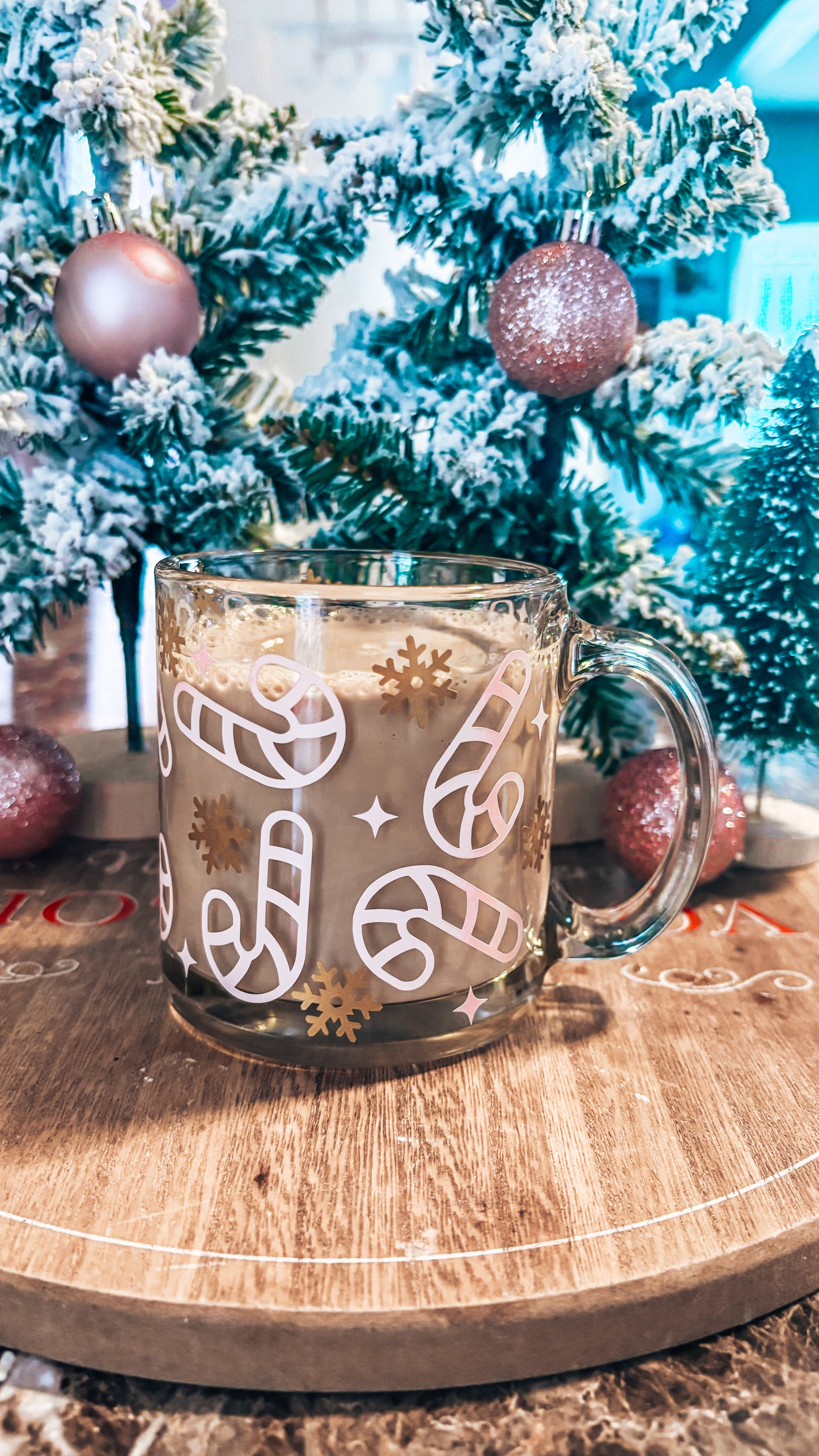 Pinkmas candy canes glass mug