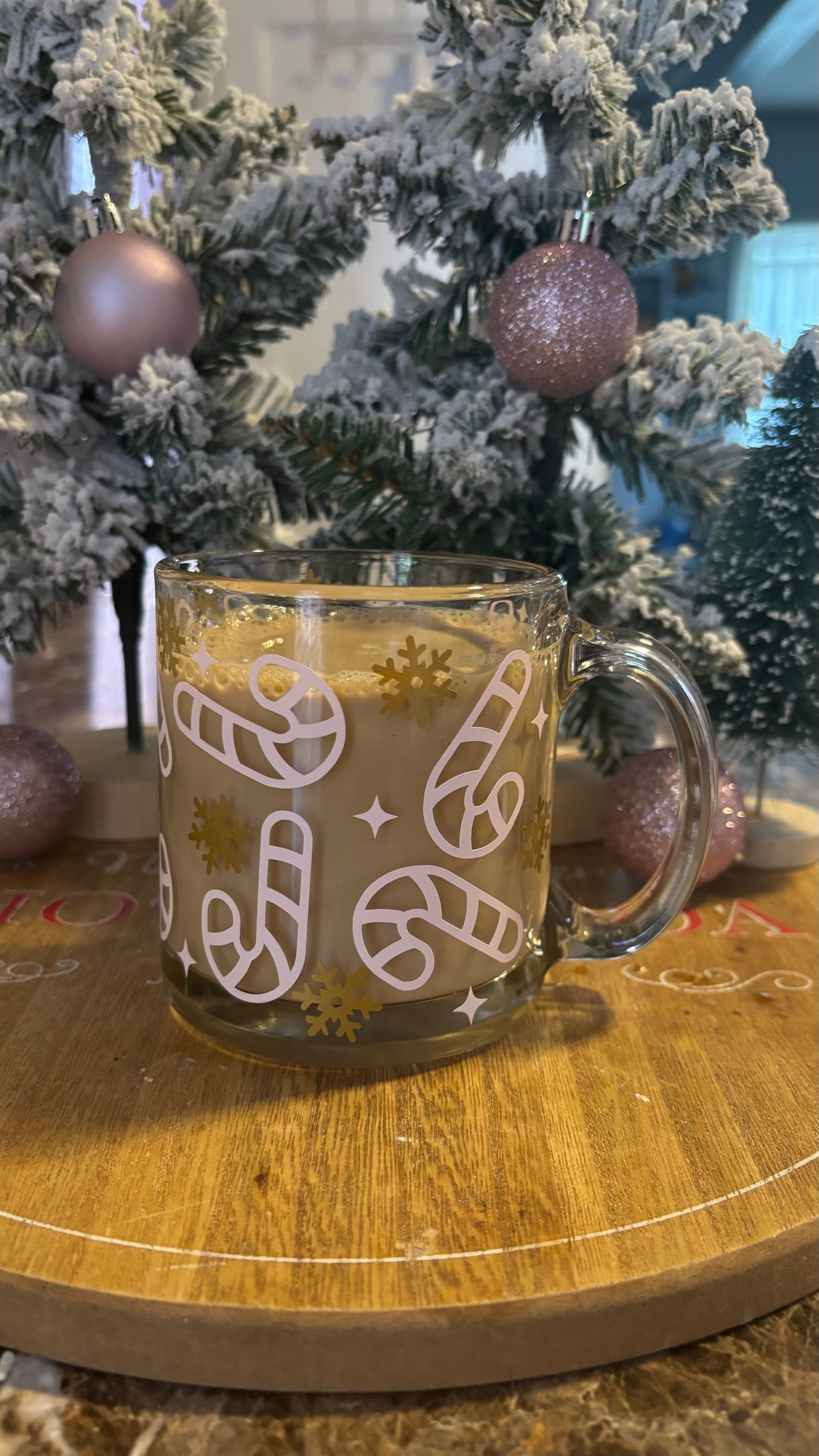 Pinkmas candy canes glass mug