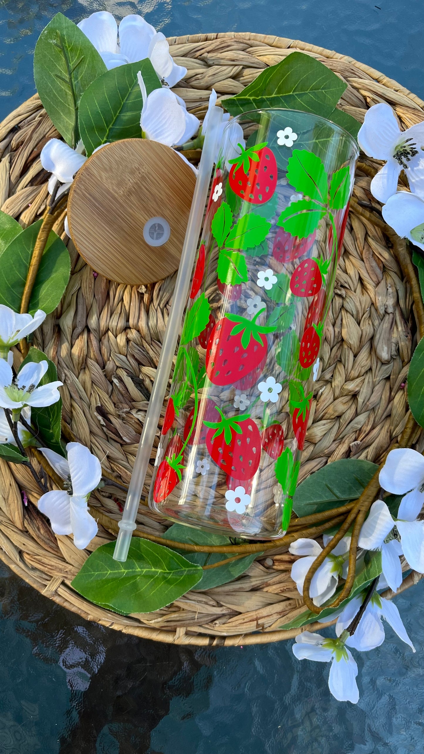 Strawberry flowers 25oz glass tumbler