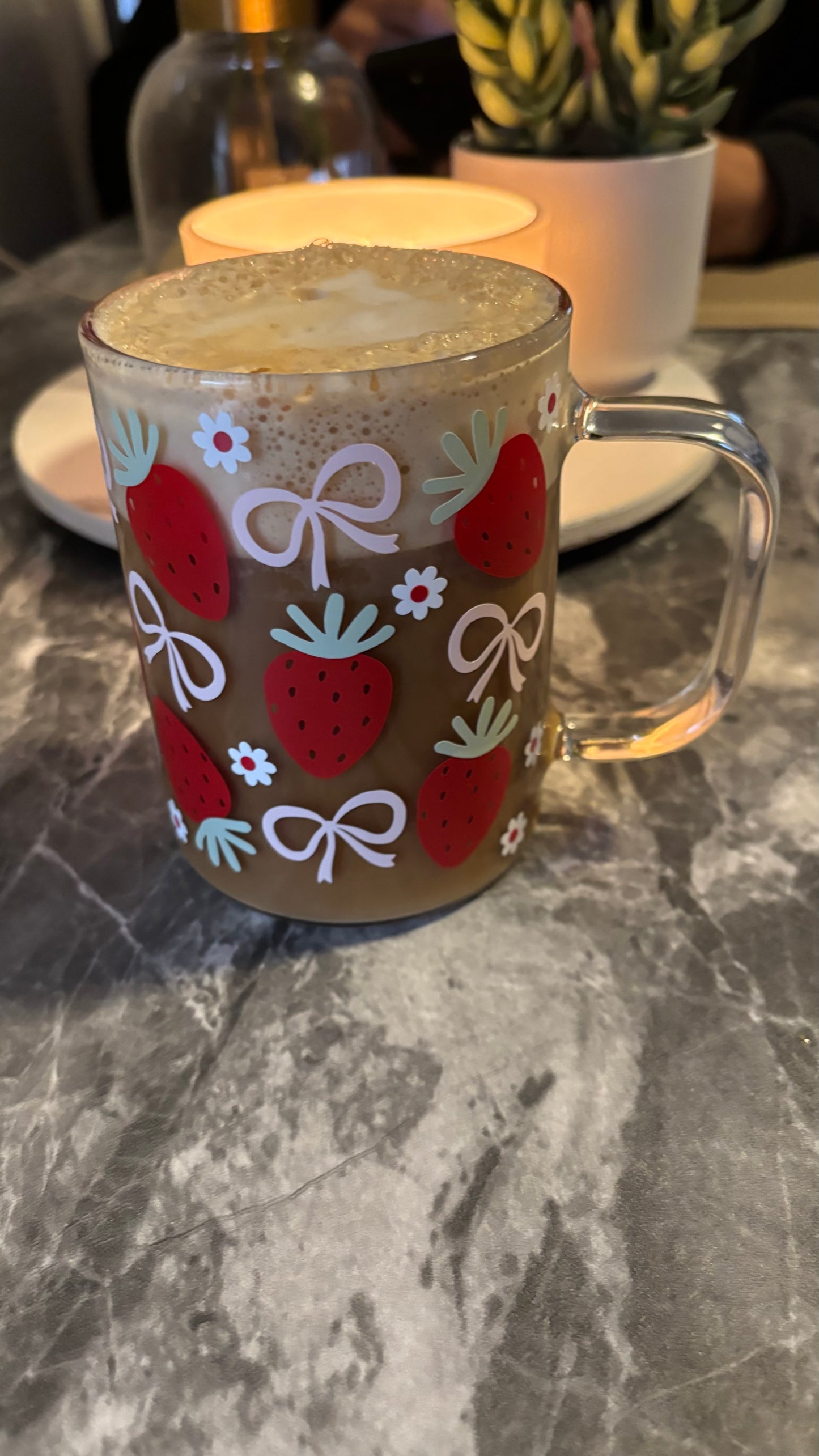 Strawberry bows glass mug