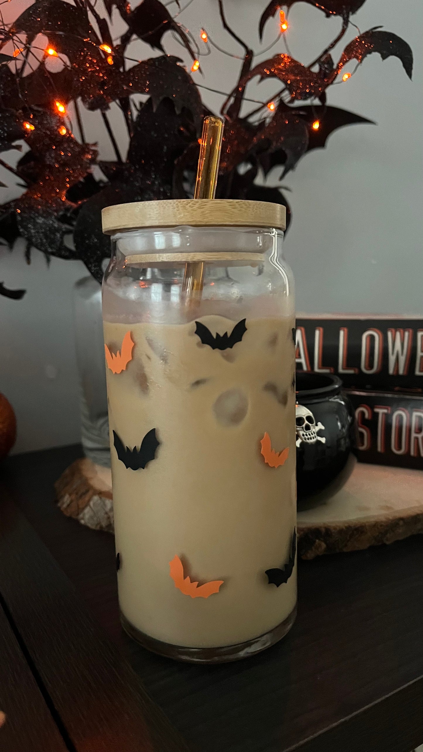 Stay spooky glass cup