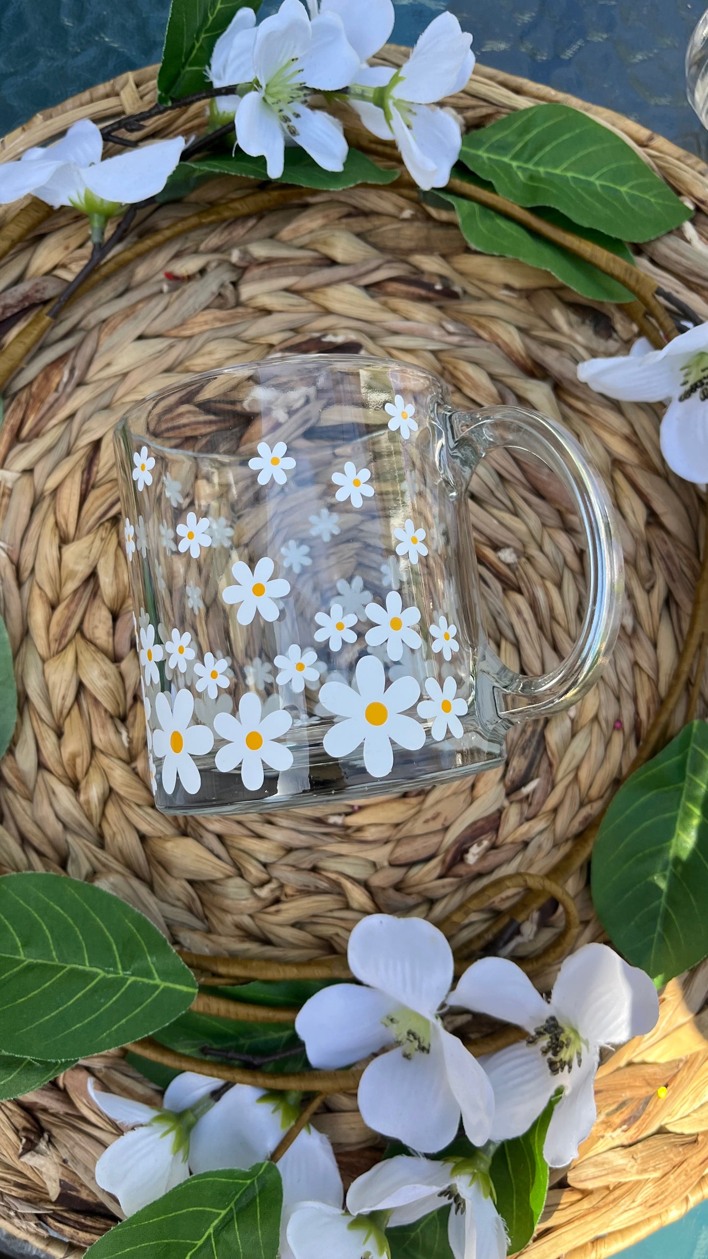 Daisies glass mug