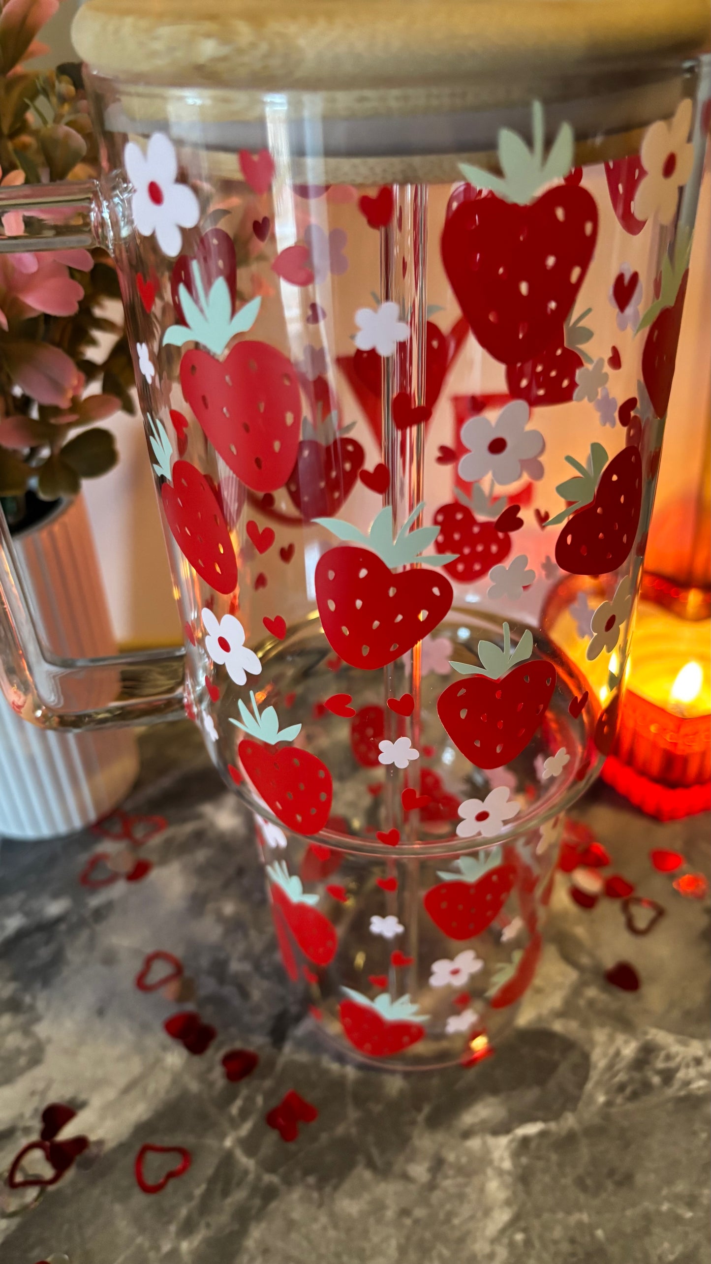 Strawberry hearts glass tumbler