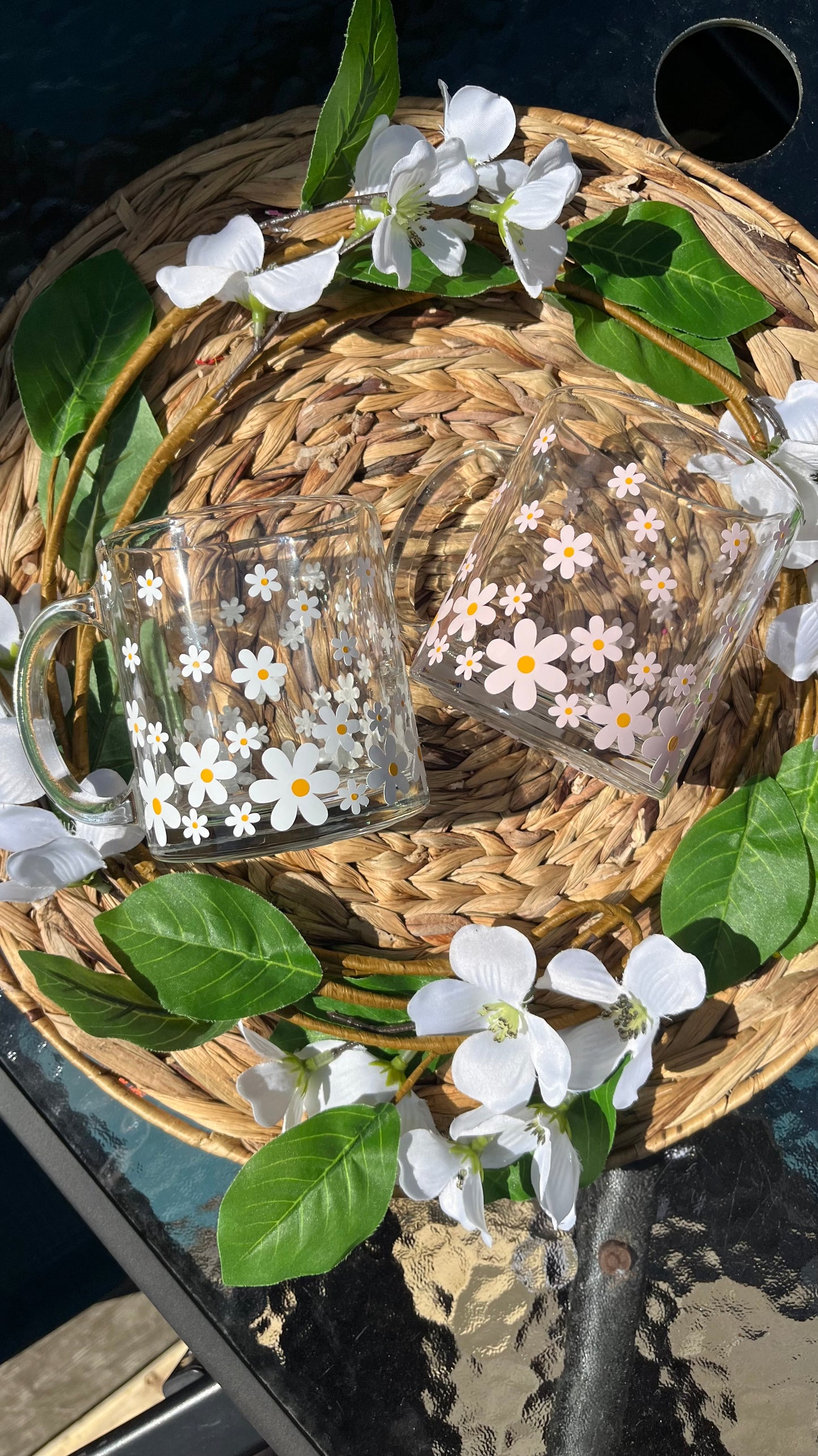 Daisies glass mug