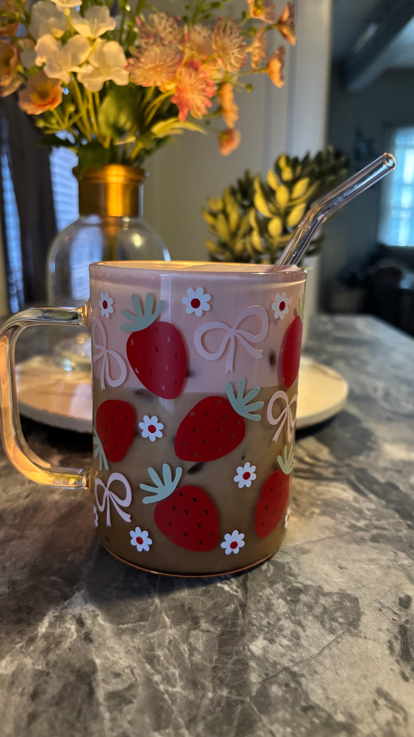 Strawberry bows glass mug