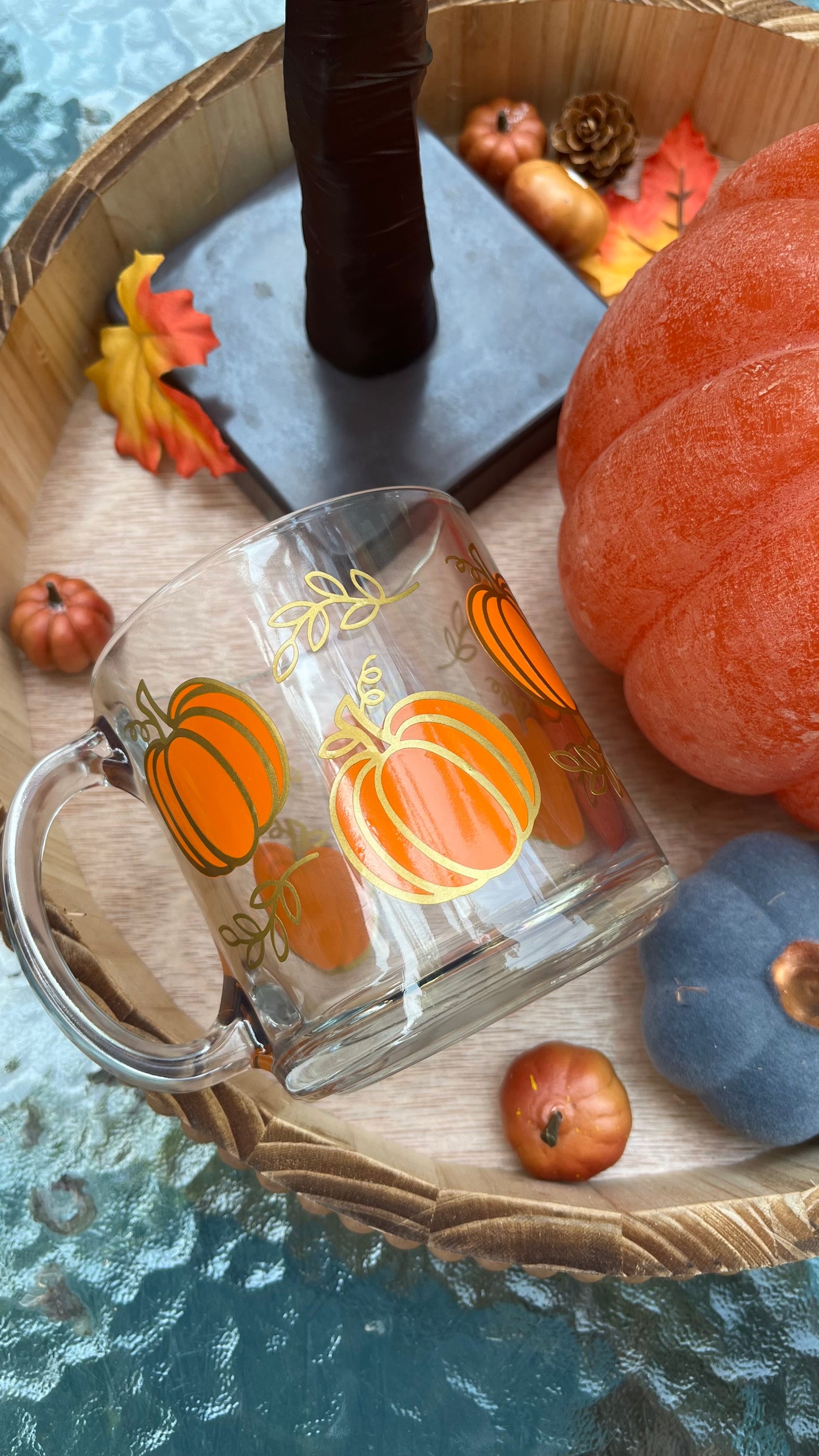 Autumn pumpkin glass mug