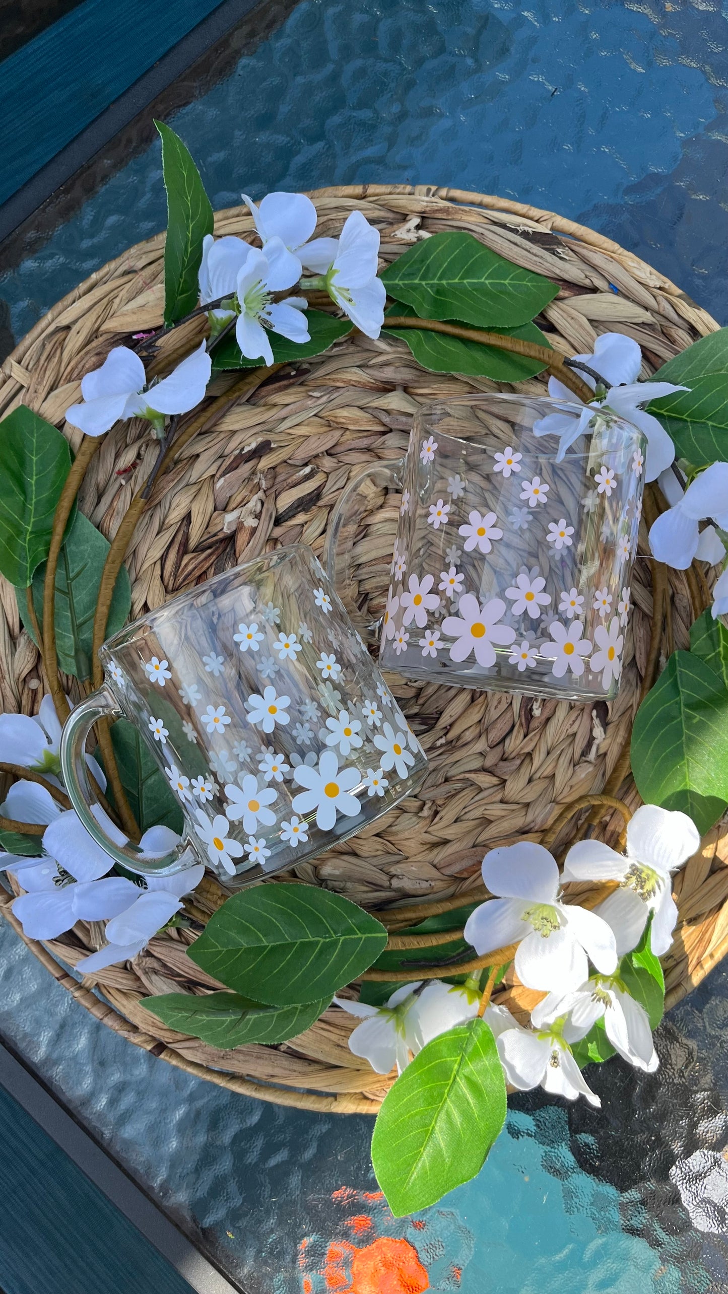 Daisies glass mug