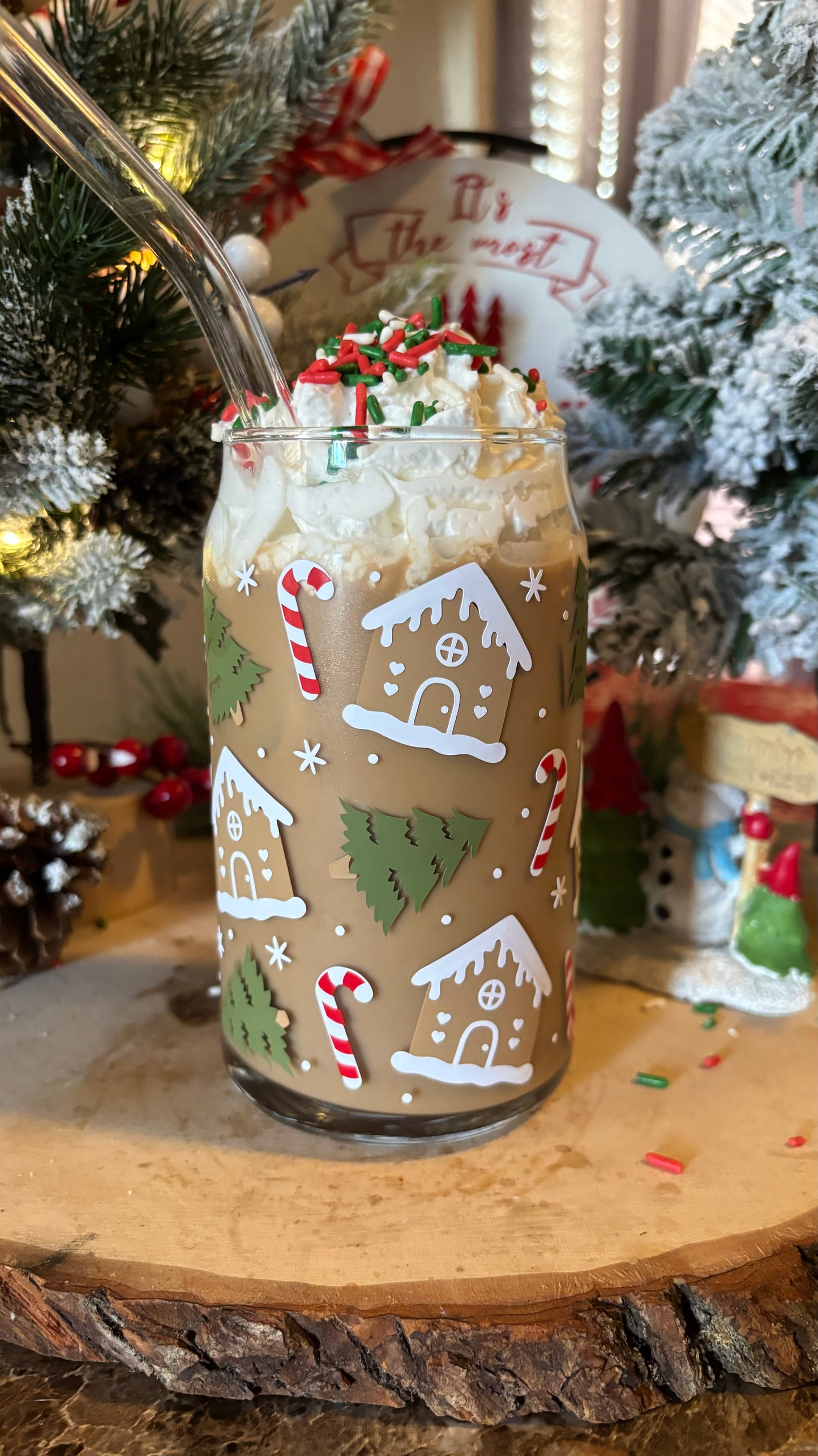 Christmas Gingerbread house glass cup