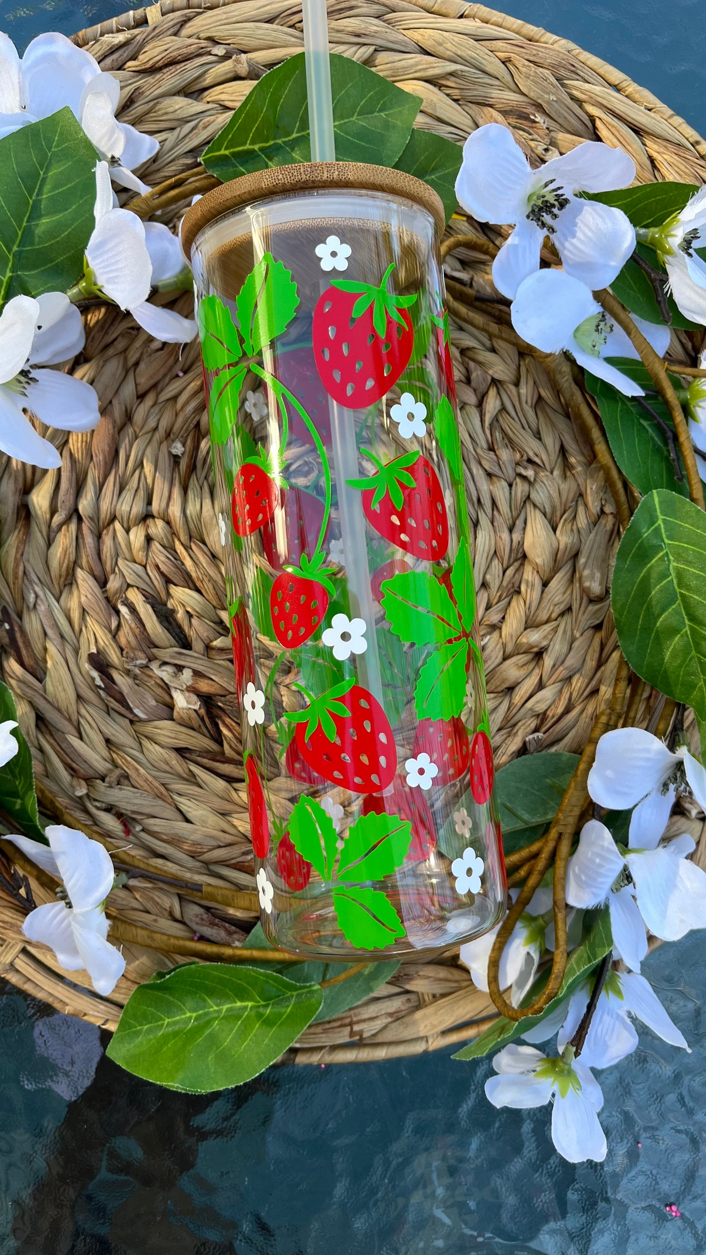 Strawberry flowers 25oz glass tumbler