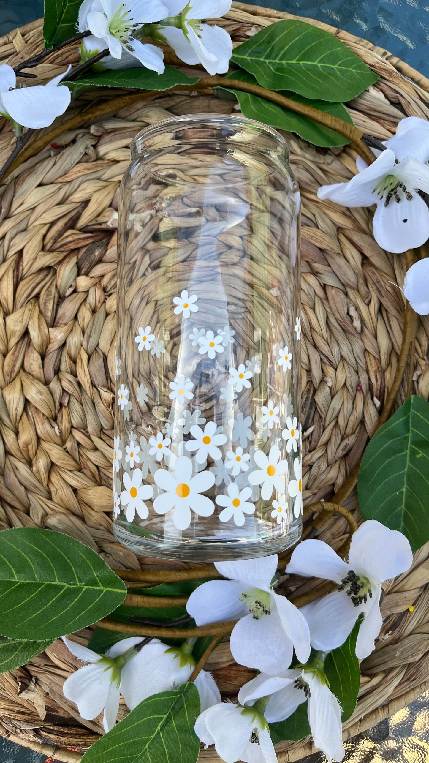 Daisies glass cup