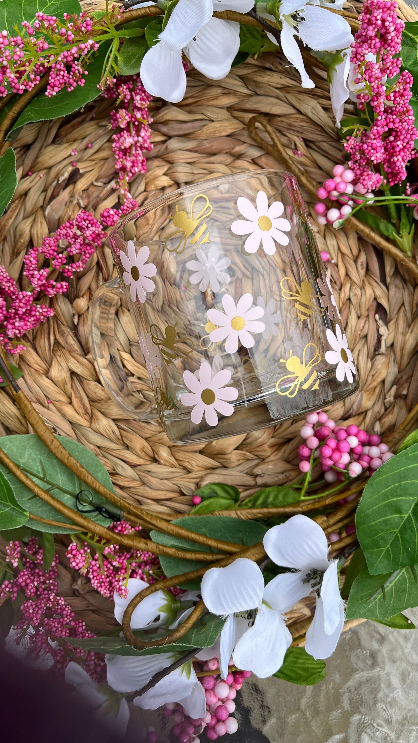 Honey bee Daisy glass mug