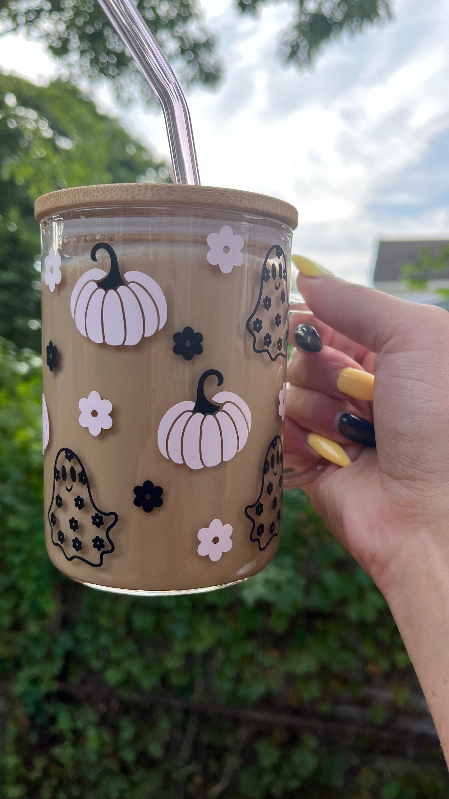 Flower ghosts and pumpkins mug