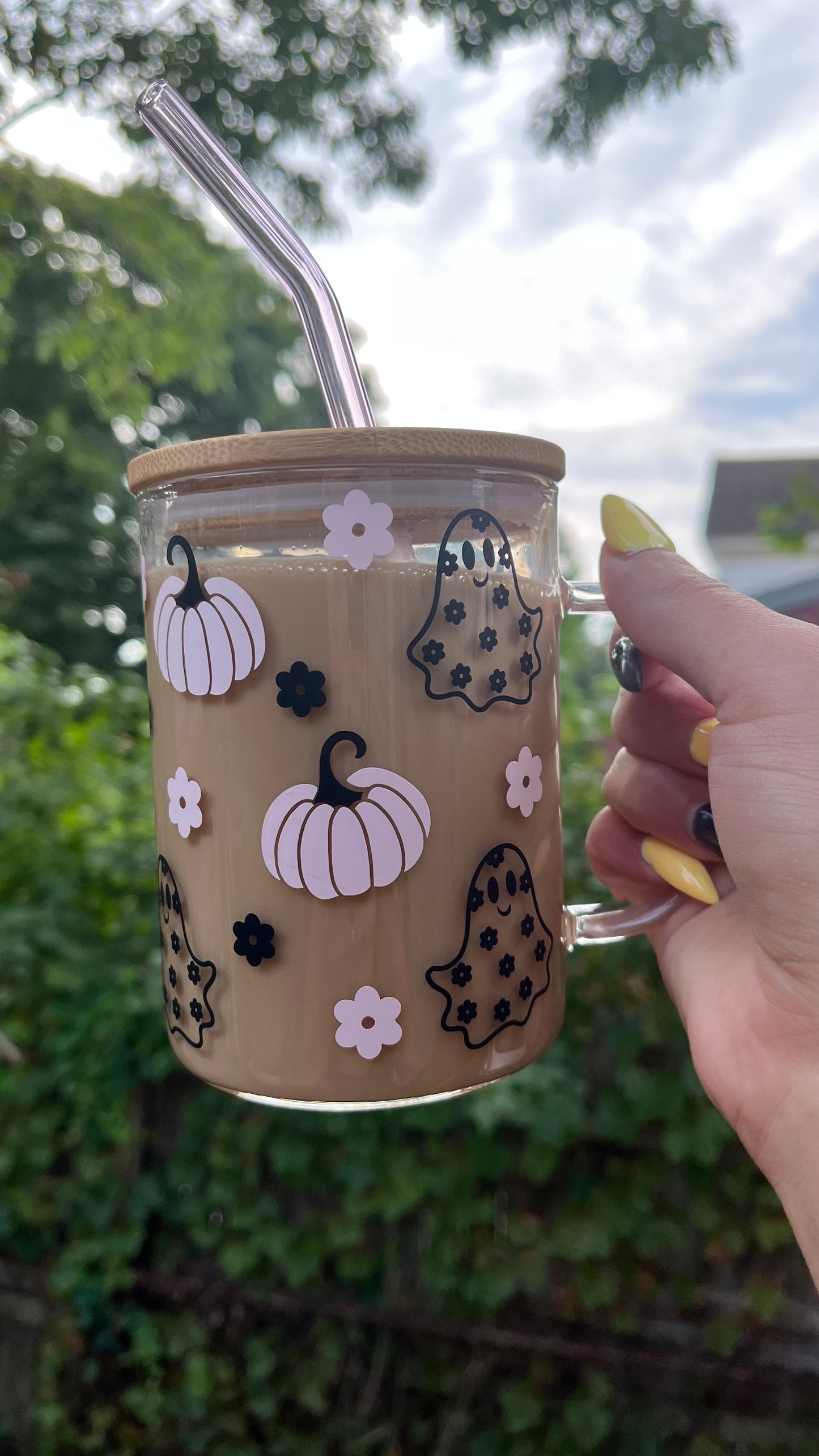 Flower ghosts and pumpkins mug