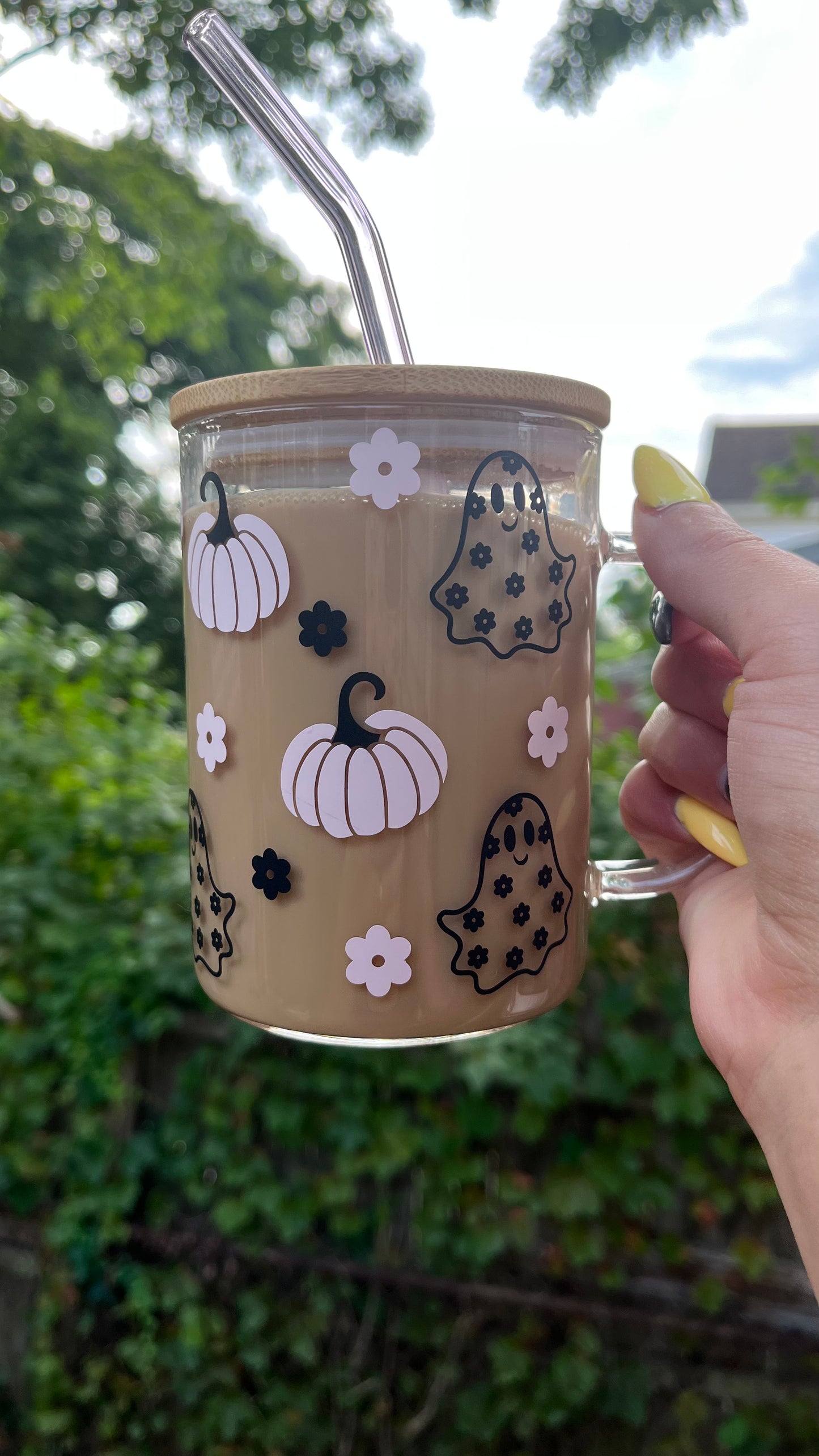 Flower ghosts and pumpkins mug