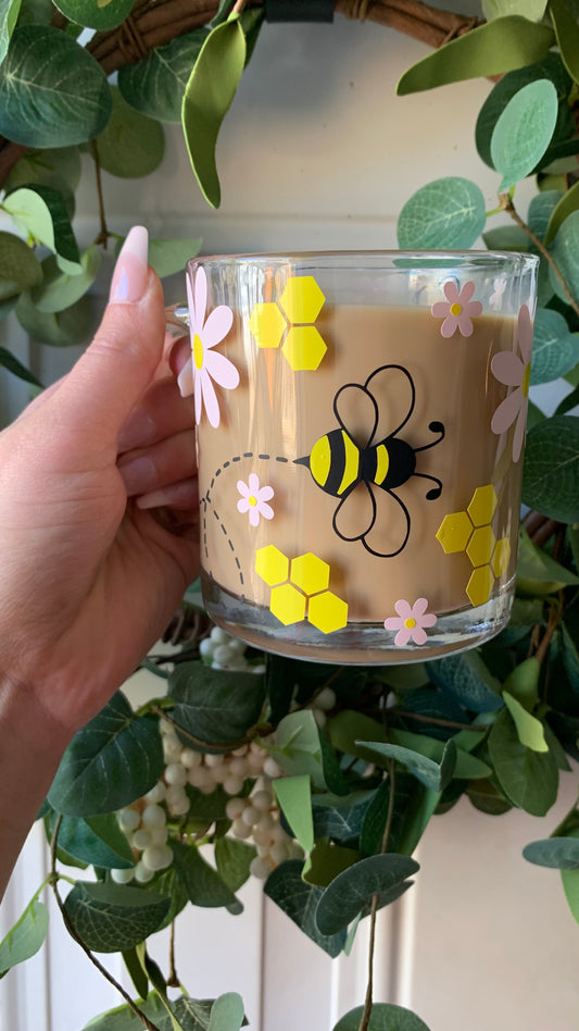 Daisy honey bee mug