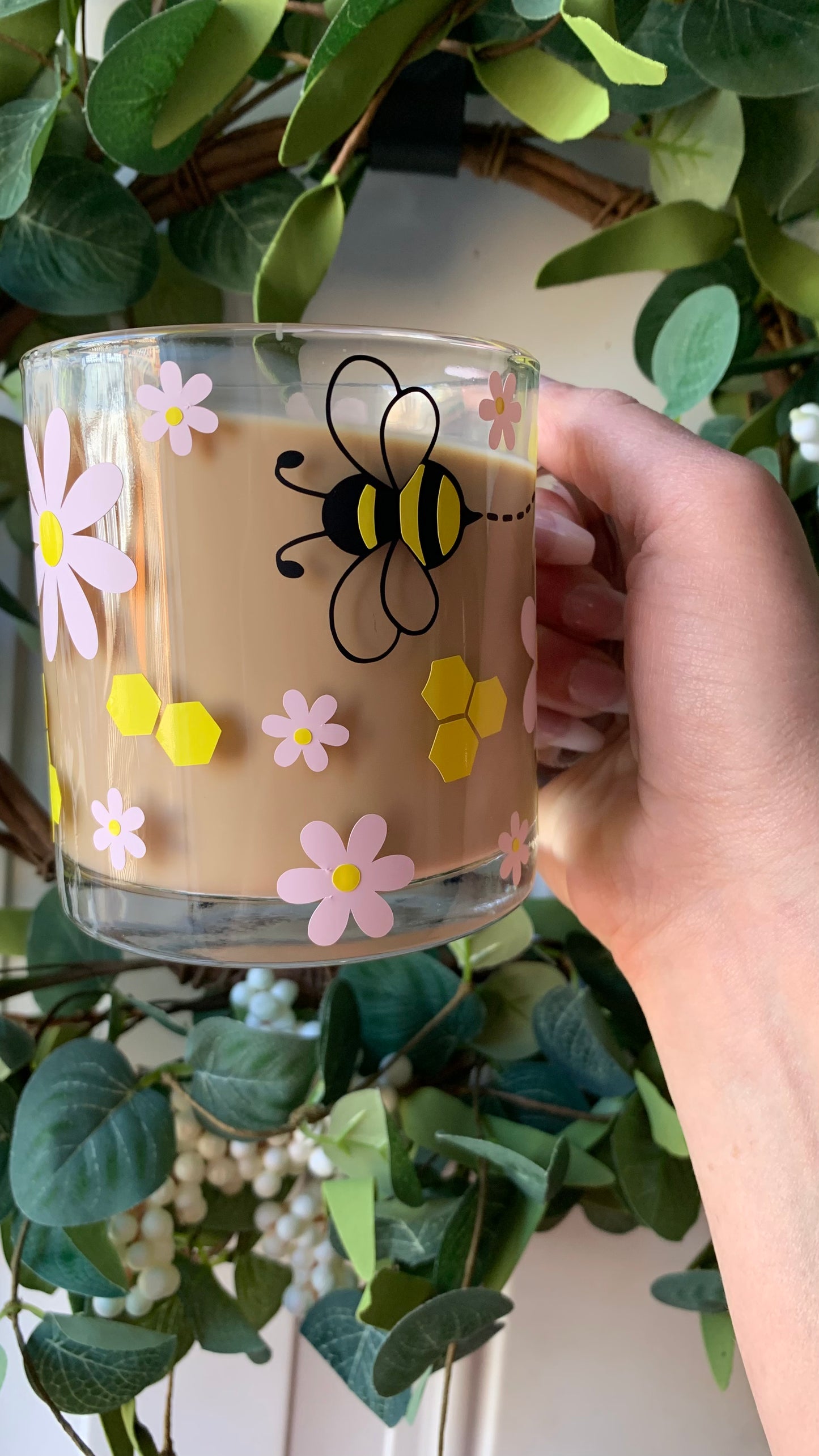 Daisy honey bee mug