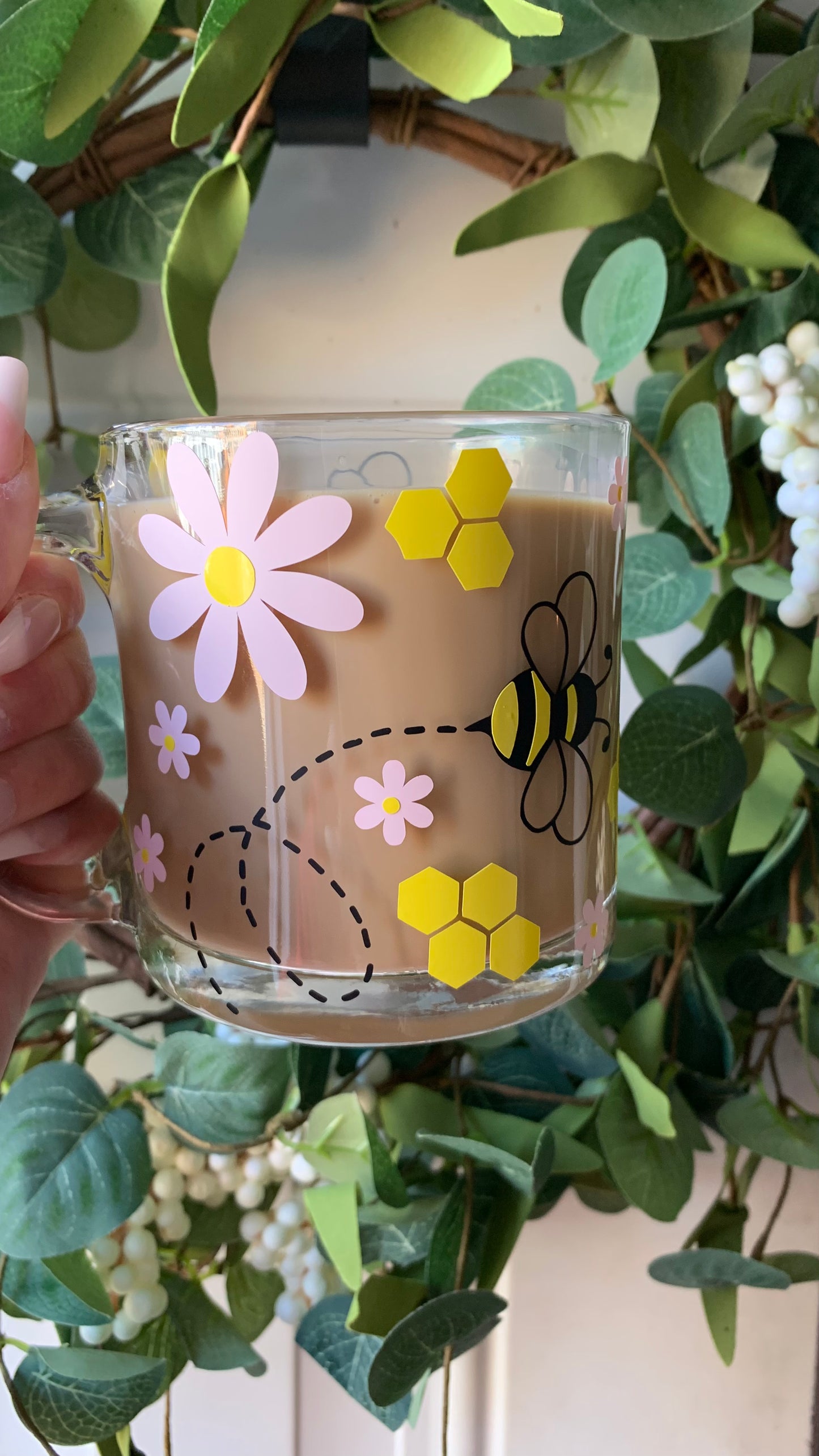 Daisy honey bee mug