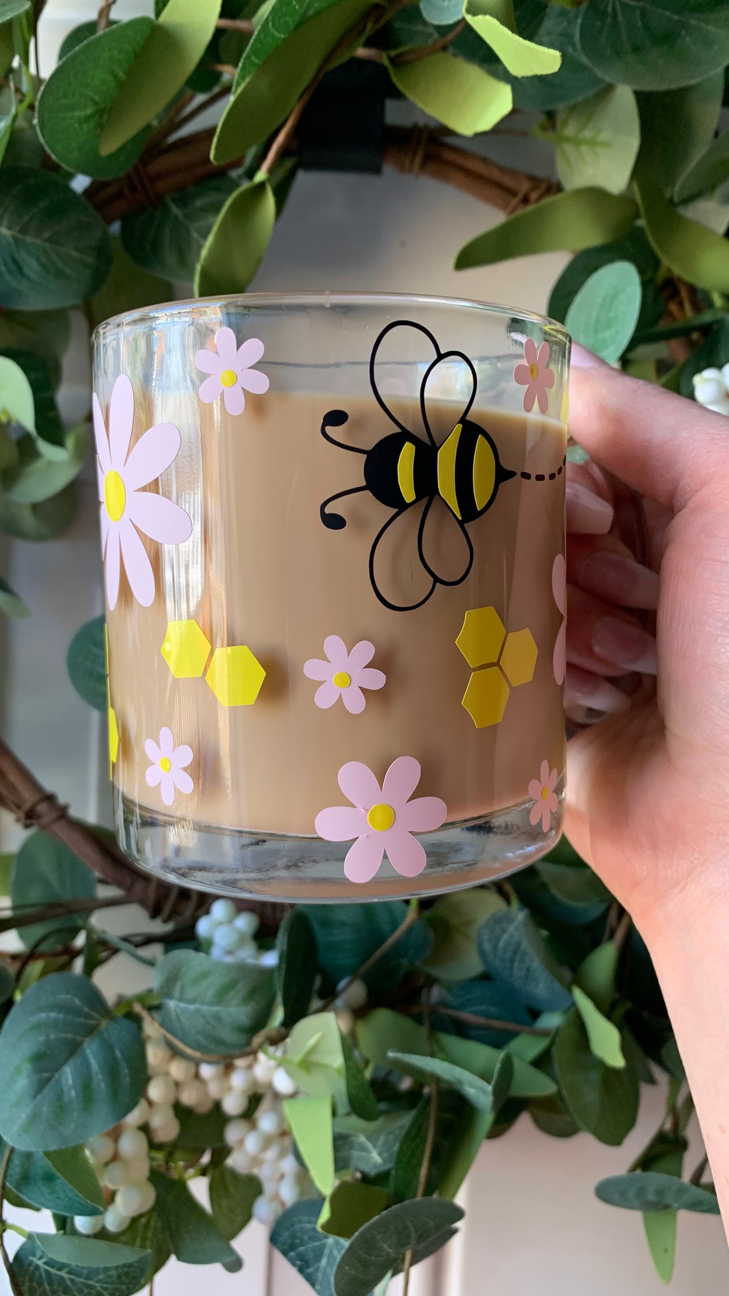 Daisy honey bee mug